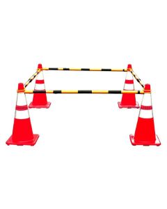Thanh chắn co dãn an toàn nối 2 cọc tiêu