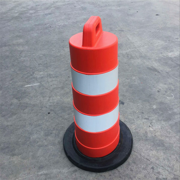 Cột - trụ chống va đập giao thông bằng nhựa
