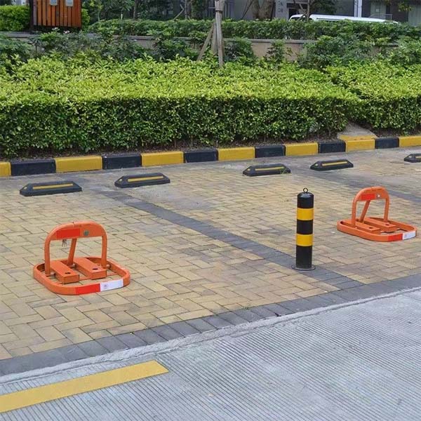 Khóa giữ chỗ đỗ xe ô tô