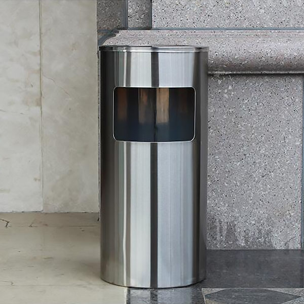 thùng rác inox có gạt tàn thuốc lá