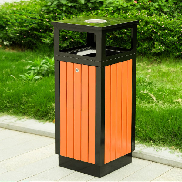 Thùng đựng rác bằng gỗ ngoài trời có gạt tàn