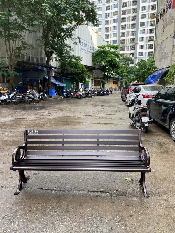 Hình ảnh ghế công viên nhôm đúc có tựa tại kho