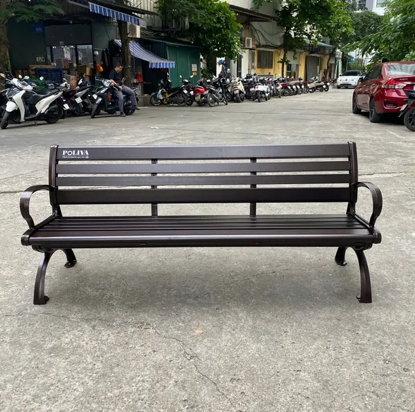 Hình ảnh thực tế ghế băng dài sân vườn bằng nhôm đúc