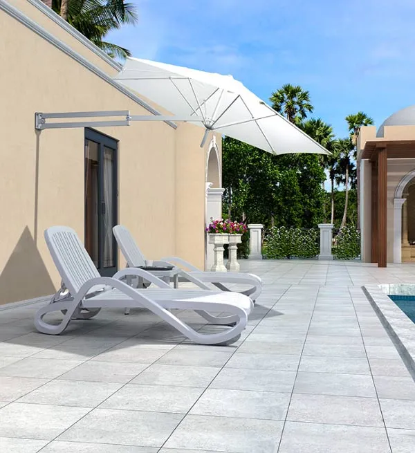 Ghế tắm nắng nhựa dùng tại bể bơi resort