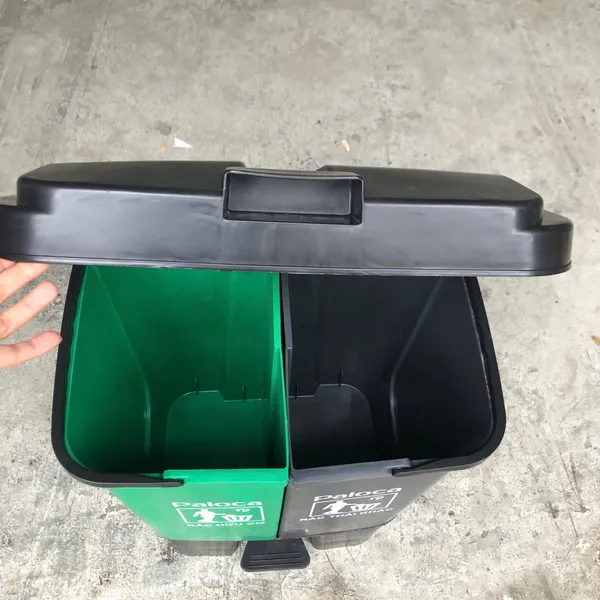 Nắp thùng rác 2 ngăn bằng nhựa
