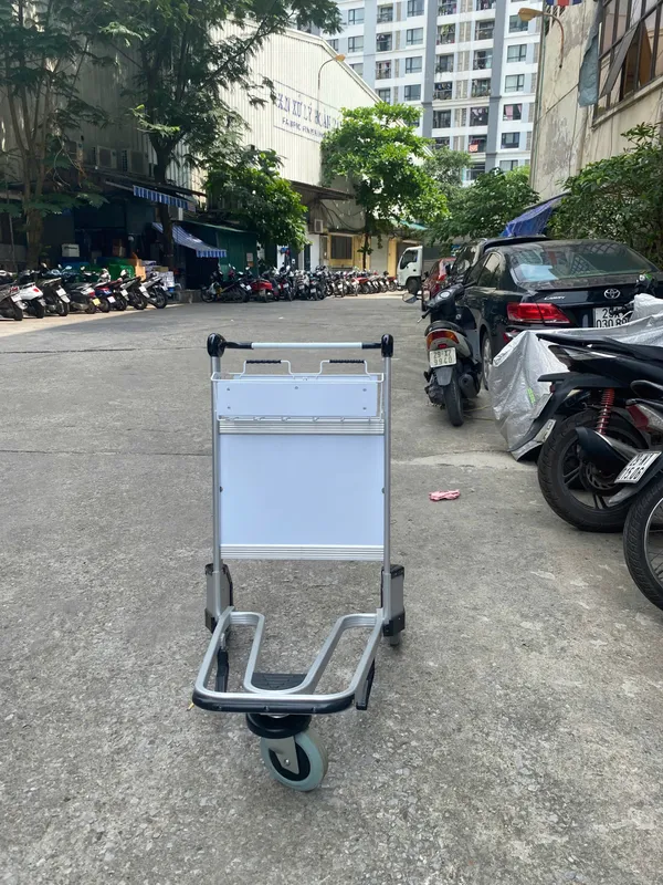 Mặt trước của xe có thể thiết kế bảng quảng cáo