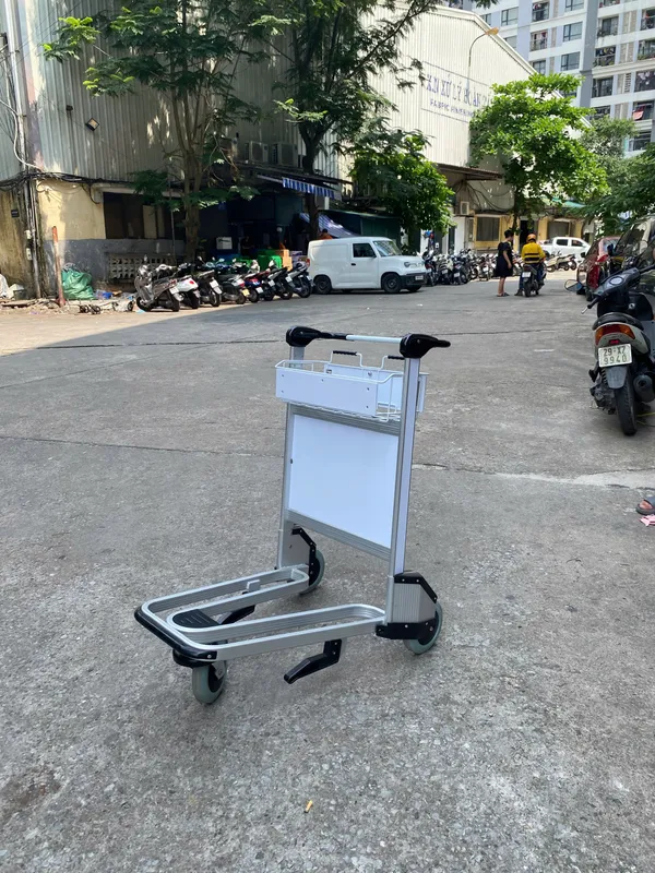 Hình ảnh thực tế xe đẩy hành lý sân bay