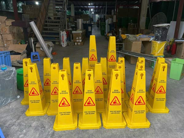Paloca sẵn có lượng lớn biển báo