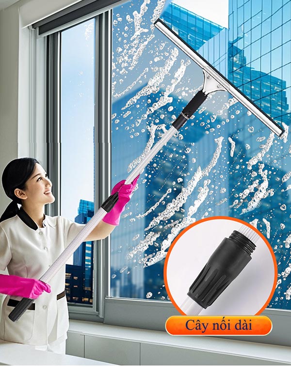 Sử dụng thêm cây nối dài để lau kính trên cao