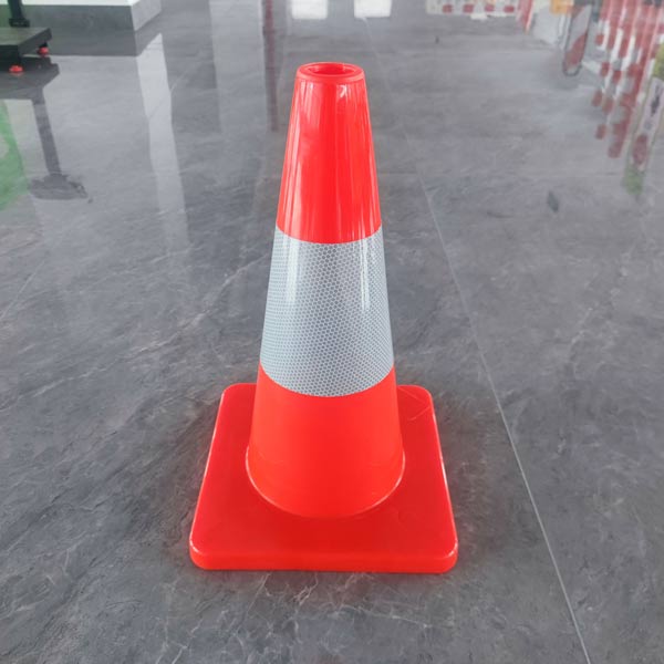 Liên hệ Paloca để đặt mua cọc tiêu chóp nón 45cm