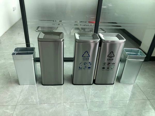 Kết cấu 2 lớp giúp thùng rác bền hơn