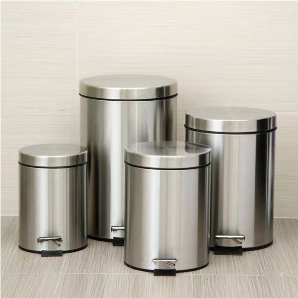 Thùng rác đạp chân bằng inox với nhiều dung tích