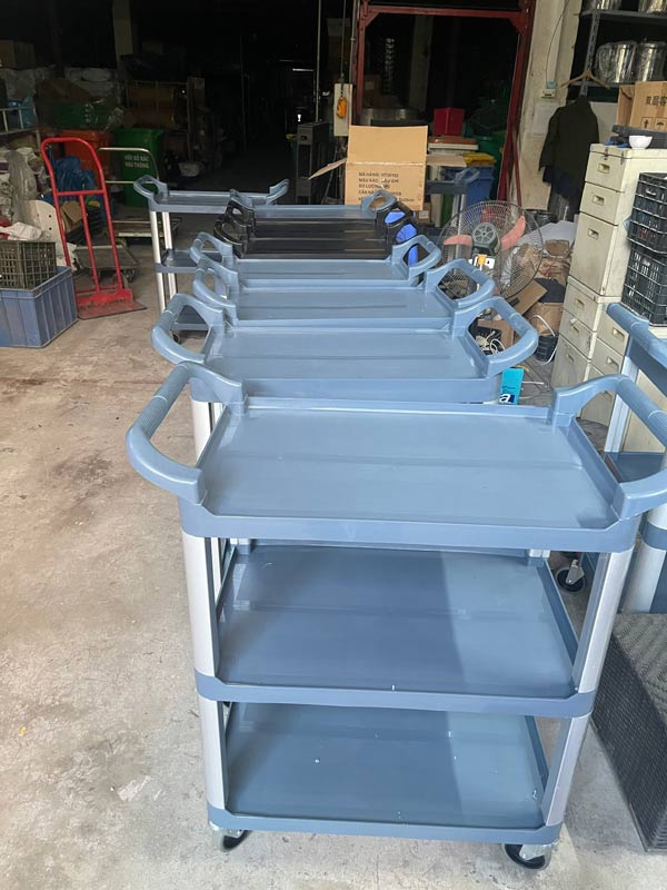 Lắp ráp và chuẩn bị giao xe đẩy 3 tầng đa năng cho khách