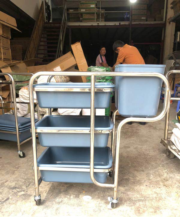 Xe thu dọn bát đĩa được lắp hoàn chỉnh tại kho Paloca