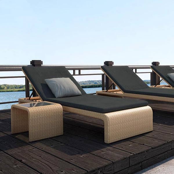 Sử dụng cùng ghế hồ bơi để tạo thành không gian nghỉ dưỡng hiện đại