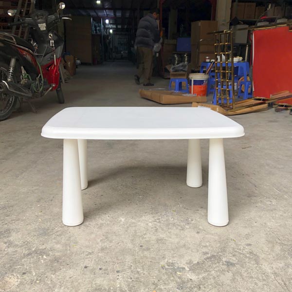 Bàn nhựa bể bơi của Paloca chắc chắn