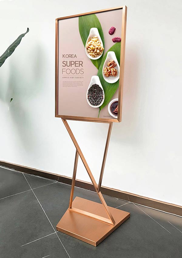 Mẫu bảng chào tông màu vàng đồng