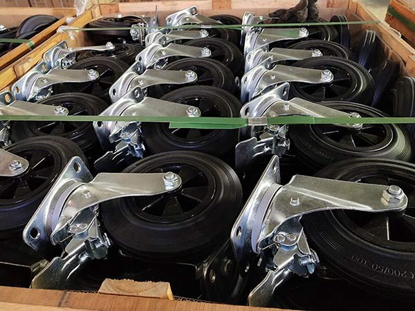 Paloca luôn có sẵn số lượng lớn bánh xe dành cho thùng rác