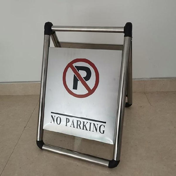 Paloca có sẵn biển báo inox báo đỗ xe