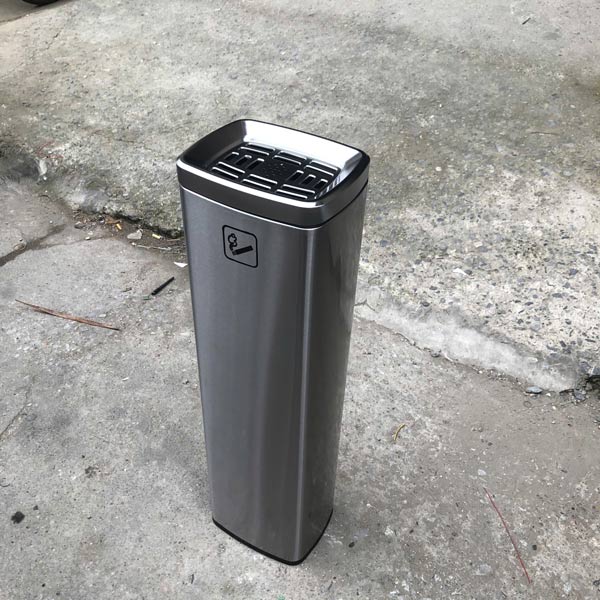 Hình ảnh thực tế trụ gạt tàn thuốc ở kho Paloca