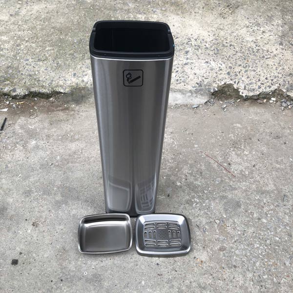 Hình ảnh thực tế trụ gạt tàn thuốc ở kho Paloca