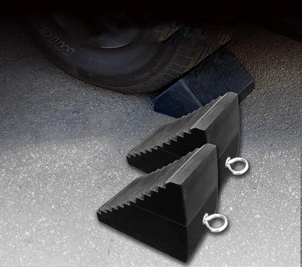 Kích thước cục chèn cao su khá nhỏ nhắn