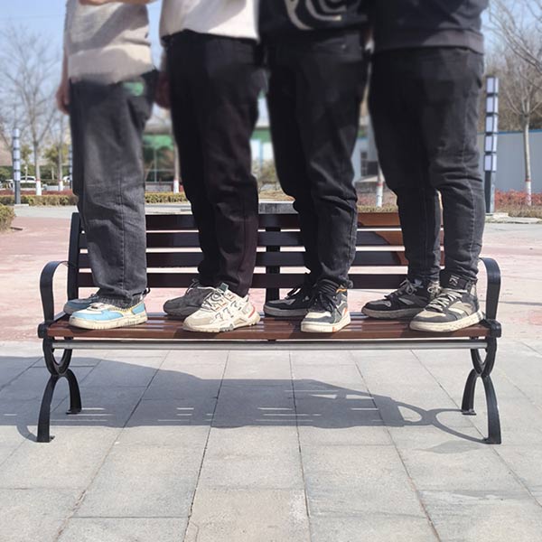 Ghế gỗ công viên chịu được tải trọng lớn