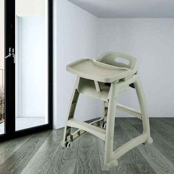 Mẫu ghế nhựa ngồi ăn dành cho trẻ trong nhà hàng