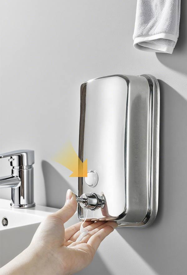 Thao tác lấy nước rửa tay nhanh chóng bằng nút nhấn