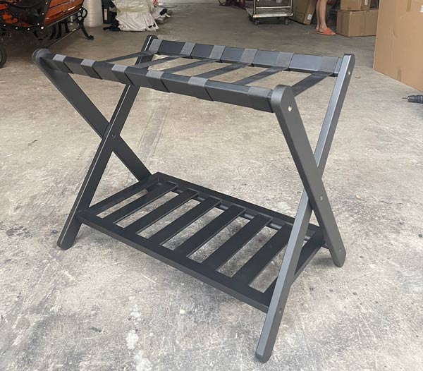 Mẫu kệ để hành lý bằng gỗ, dây căng được lắp tại kho Paloca