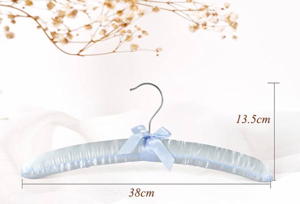 Kích thước móc treo quần áo - khá tiêu chuẩn