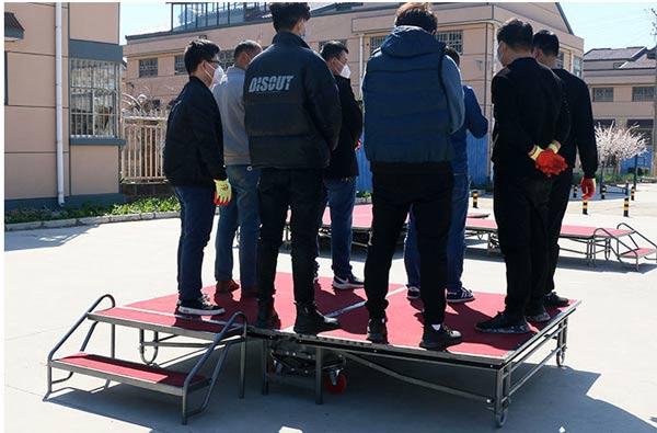 Sân khấu cứng cáp và chịu tải trọng tốt