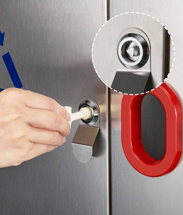 Khóa mở thùng rác nằm ở mặt trước