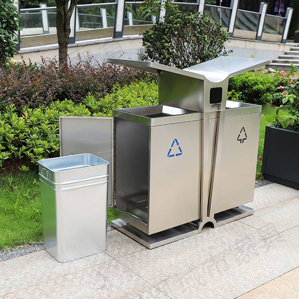 Sọt tôn hoa tháo rời khỏi thùng rác công cộng