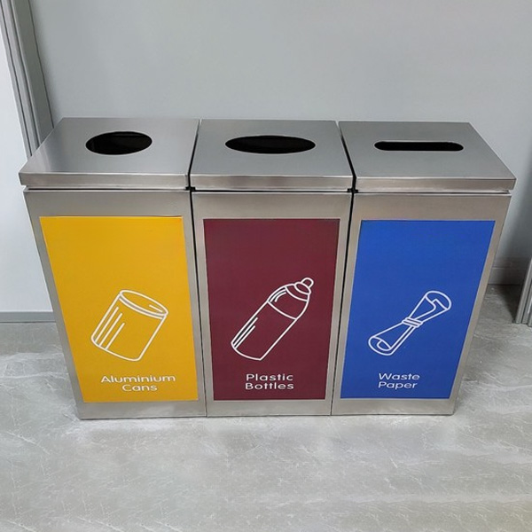 Hình ảnh thực tế khi đưa thùng phân loại rác 3 ngăn vào sử dụng