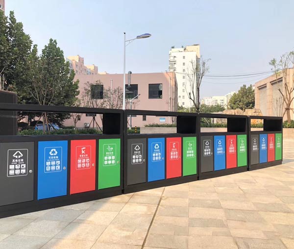 Thùng rác sử dụng nhiều ở không gian ngoài trời