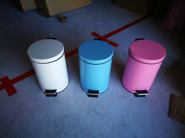 Đặt mua thùng rác inox sơn màu tại Paloca