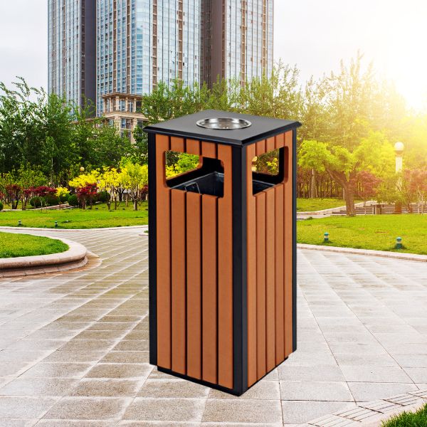 Mẫu thùng rác giả gỗ viền thép ngoài trời