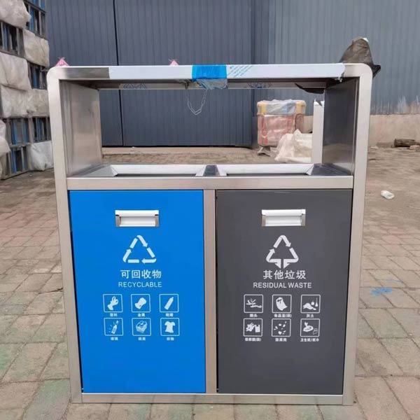 Thùng rác inox 2 ngăn dày dặn, có gạt tàn thuốc lá đi kèm