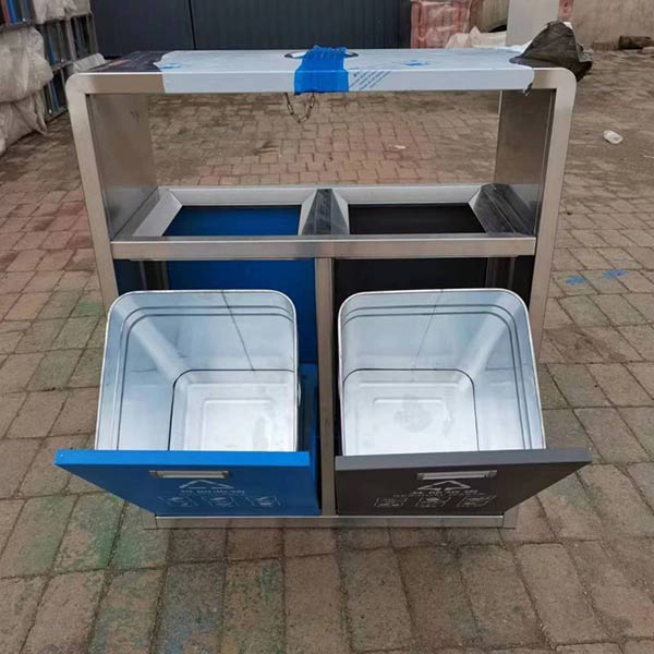 Thiết kế 2 ngăn đựng rác riêng biệt