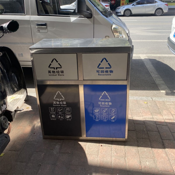 Paloca giao thùng rác ngay cho khách đặt