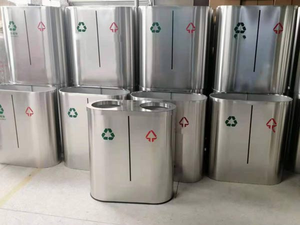 Hình ảnh thực tế thùng rác inox nắp bập bênh Paloca