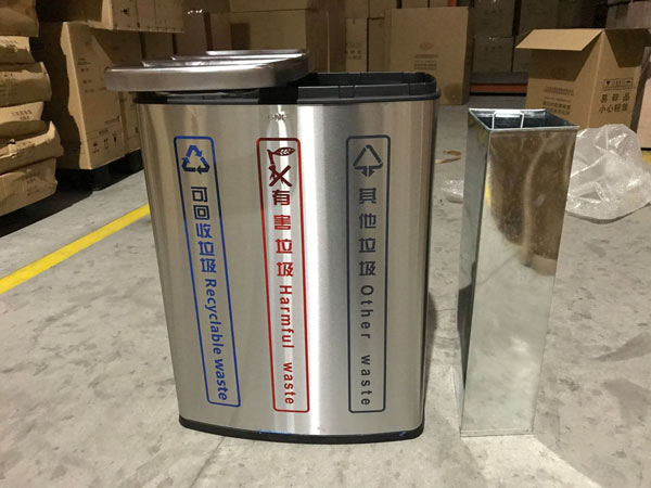 Hình ảnh thực tế thùng rác inox 3 ngăn nắp hở