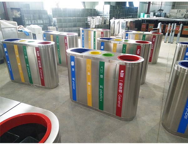 Hình ảnh thùng rác inox 4 ngăn tại kho Paloca