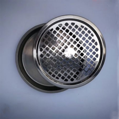 Khay gạt tàn với những lỗ nhỏ