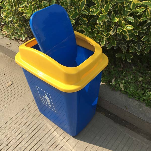 Kiểu dáng nắp lật tiện dụng của thùng rác