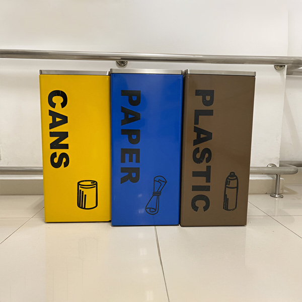 Liên hệ Paloca để mua thùng rác 3 ngăn văn phòng giá tốt