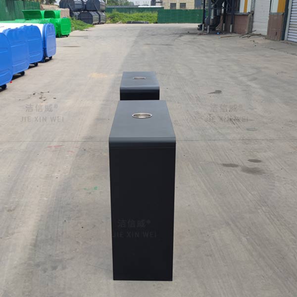 Góc nghiêng của thùng rác 3 ngăn sơn đen