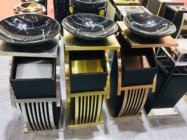 Thùng rác thép viền inox có khay đá tại kho Paloca