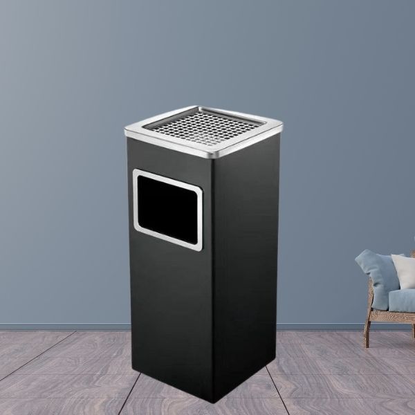 Thùng rác thép đen hình vuông có gạt tàn